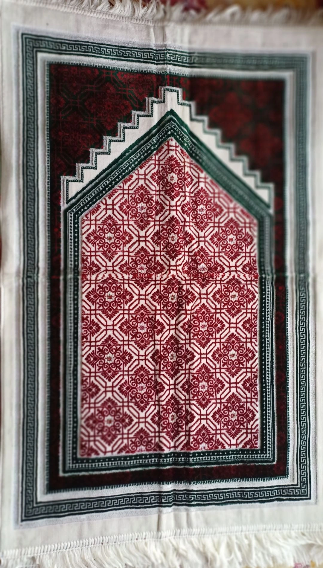 প্রিমিয়াম টার্কিশ ভেলভেট জায়নামাজ - Image 5